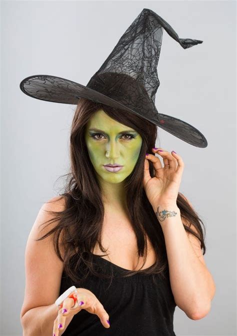 Quick Witch Makeup Tips for a Perfect Halloween Costume